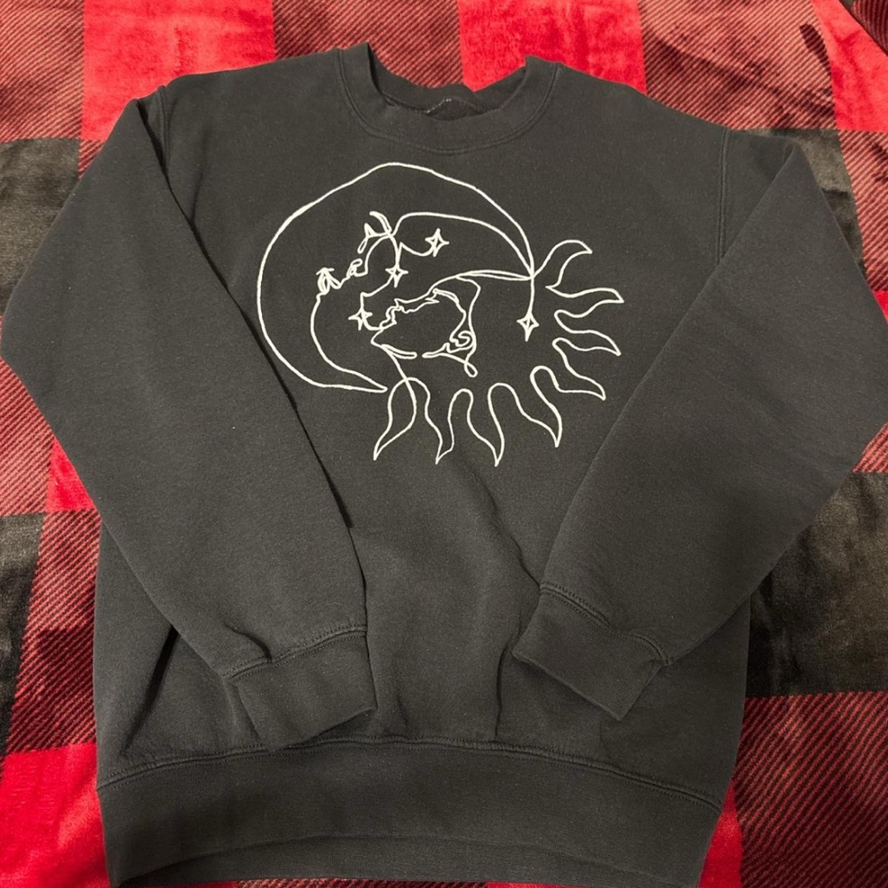 Pacsun Black Crewneck! Super cute and comfy! No tag but size small!